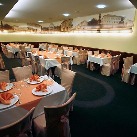Hotel Savus Slavonski Brod Zewnętrze zdjęcie