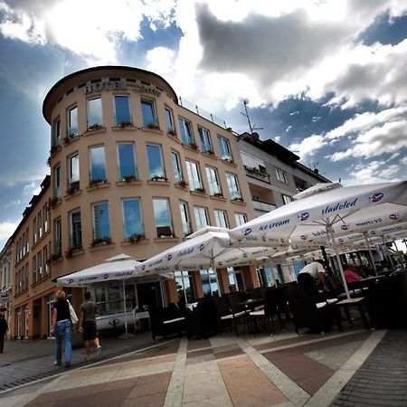 Hotel Savus Slavonski Brod Zewnętrze zdjęcie