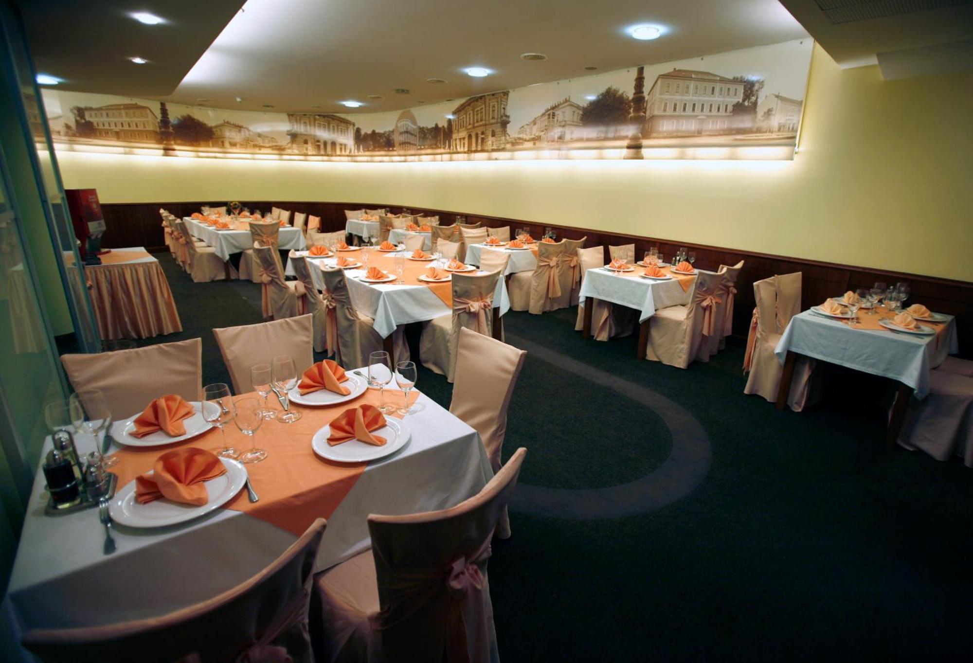 Hotel Savus Slavonski Brod Zewnętrze zdjęcie
