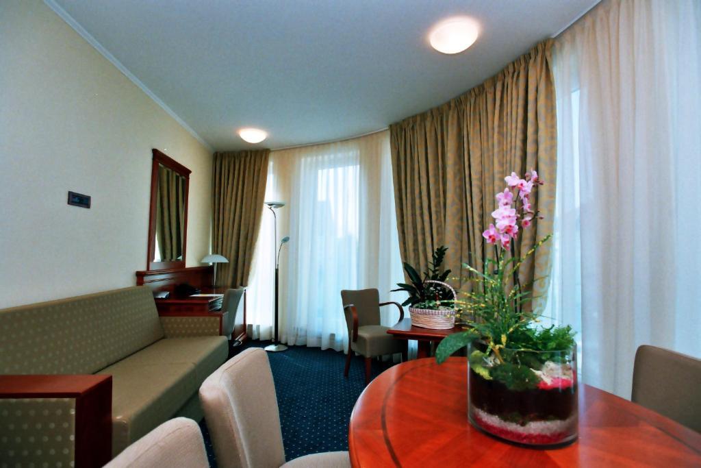Hotel Savus Slavonski Brod Zewnętrze zdjęcie