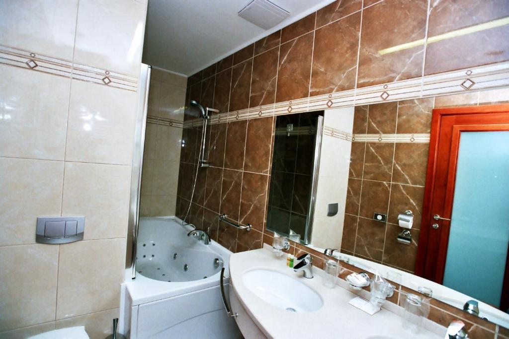 Hotel Savus Slavonski Brod Zewnętrze zdjęcie