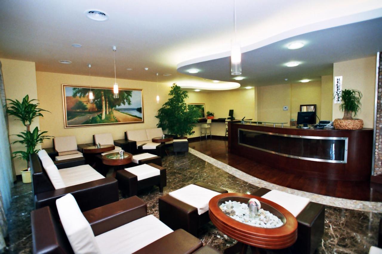 Hotel Savus Slavonski Brod Zewnętrze zdjęcie
