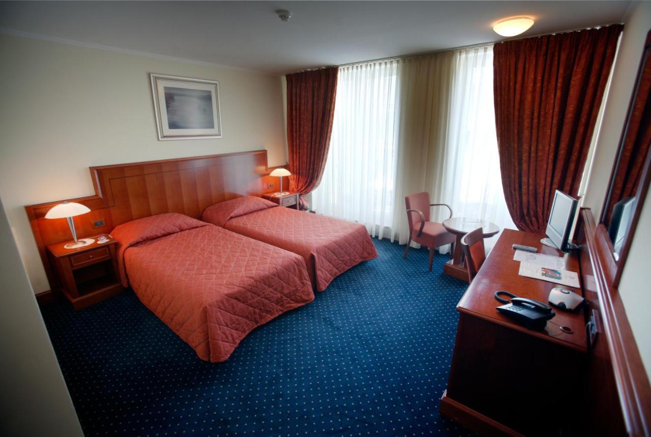 Hotel Savus Slavonski Brod Zewnętrze zdjęcie